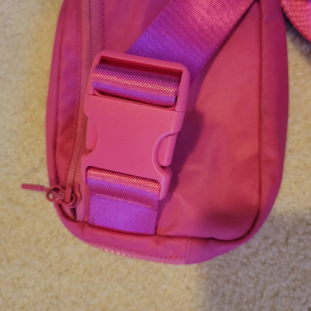 Lululemon Everywhere Belt Bag with Long Strap 1L Sonic Pink Crossbody Travel - Picture 8 of 14